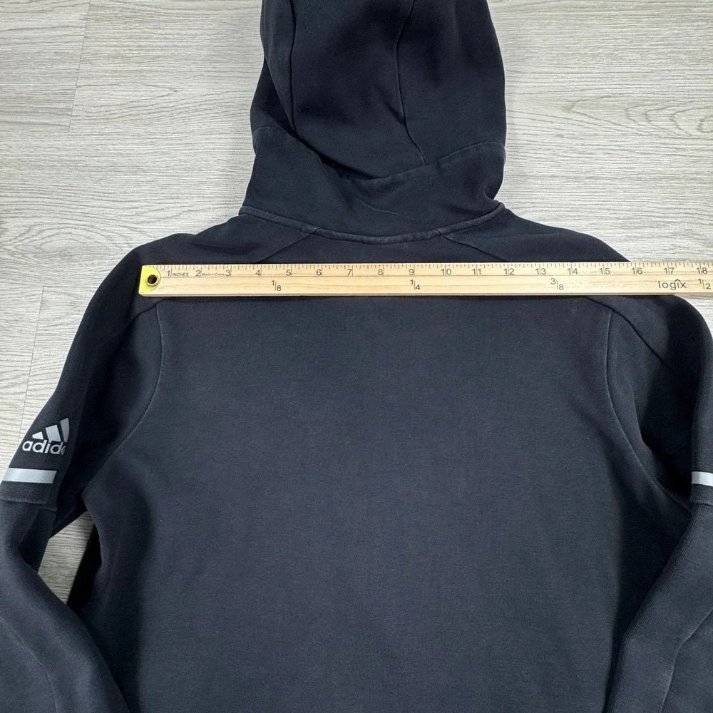 adidas *orders ship